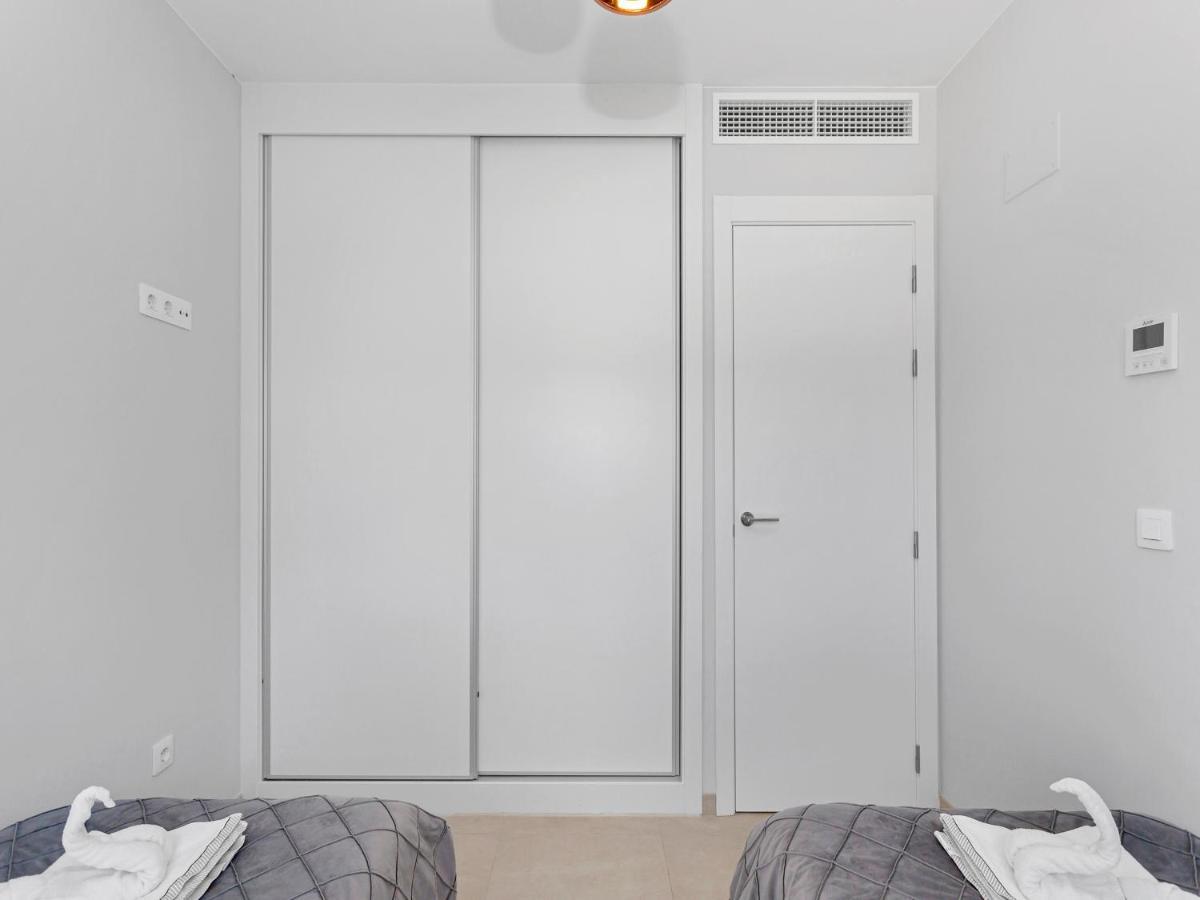 Lovely First Floor Apartment, Heating Pool ! Alicante Exteriör bild