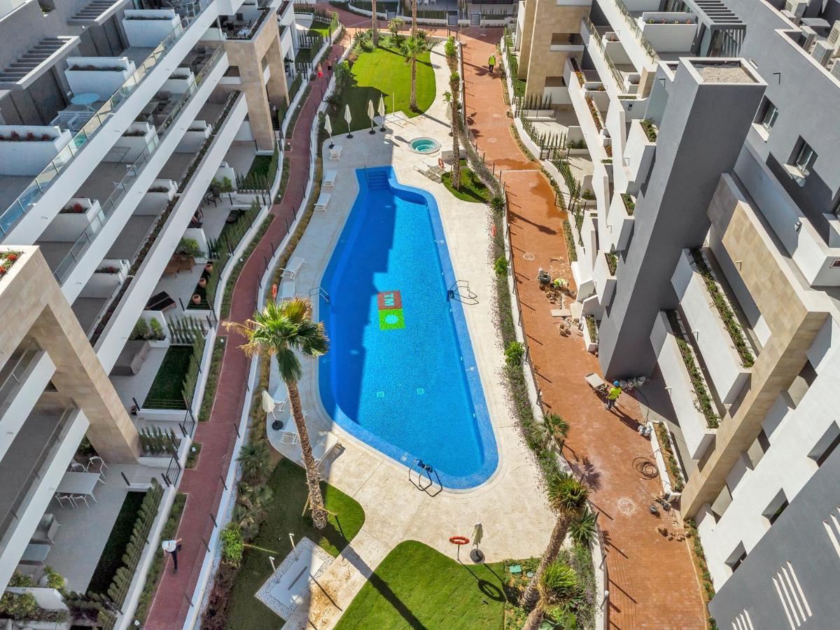 Lovely First Floor Apartment, Heating Pool ! Alicante Exteriör bild
