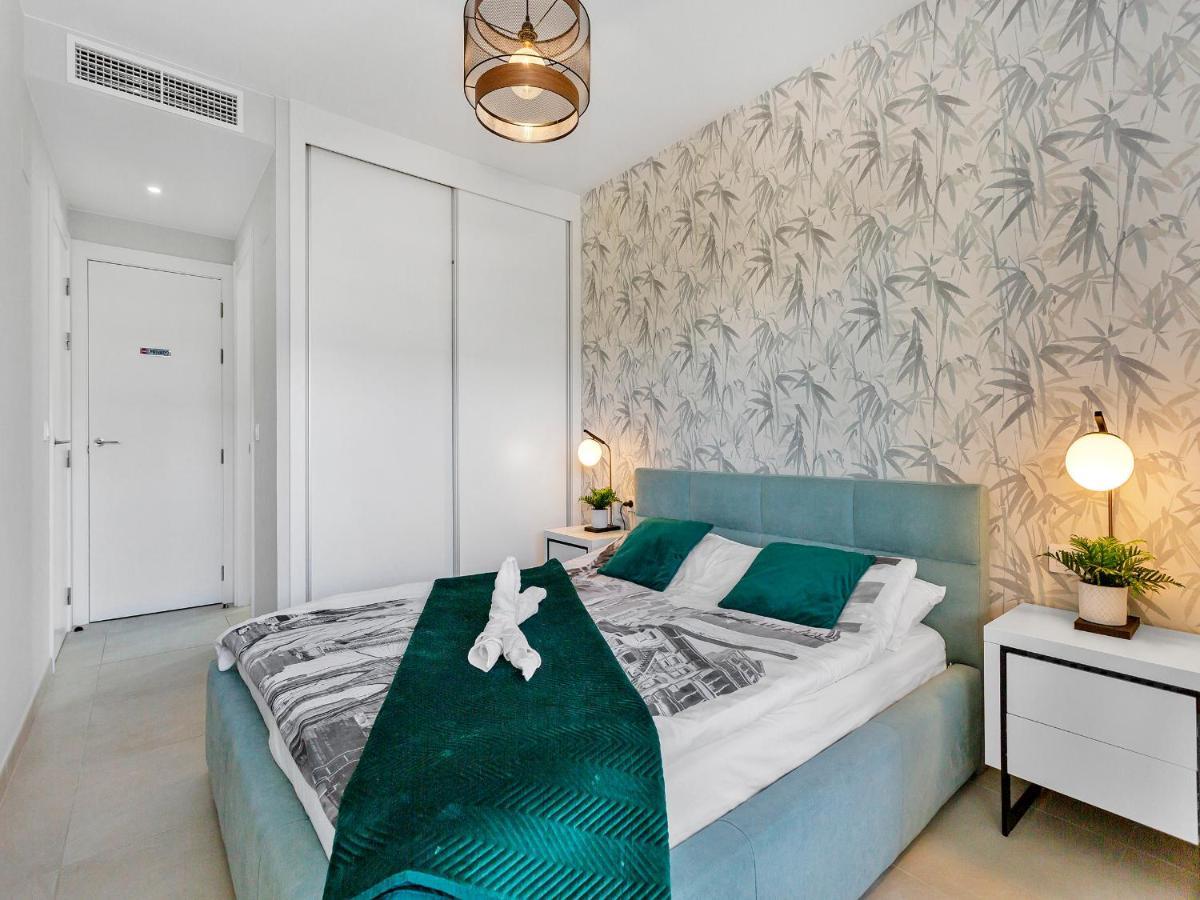 Lovely First Floor Apartment, Heating Pool ! Alicante Exteriör bild