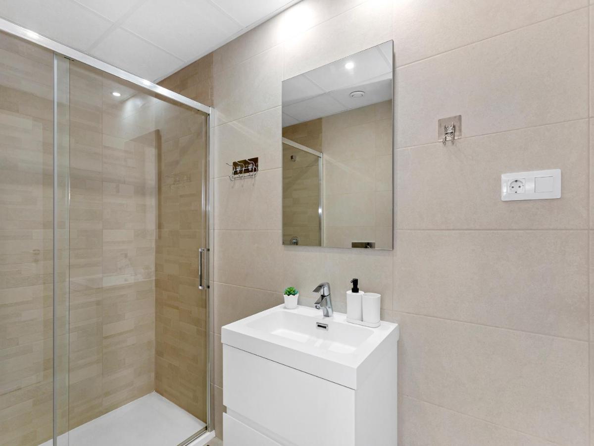 Lovely First Floor Apartment, Heating Pool ! Alicante Exteriör bild